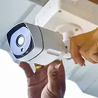 Tim teknisi melakukan maintenance CCTV di Binjai