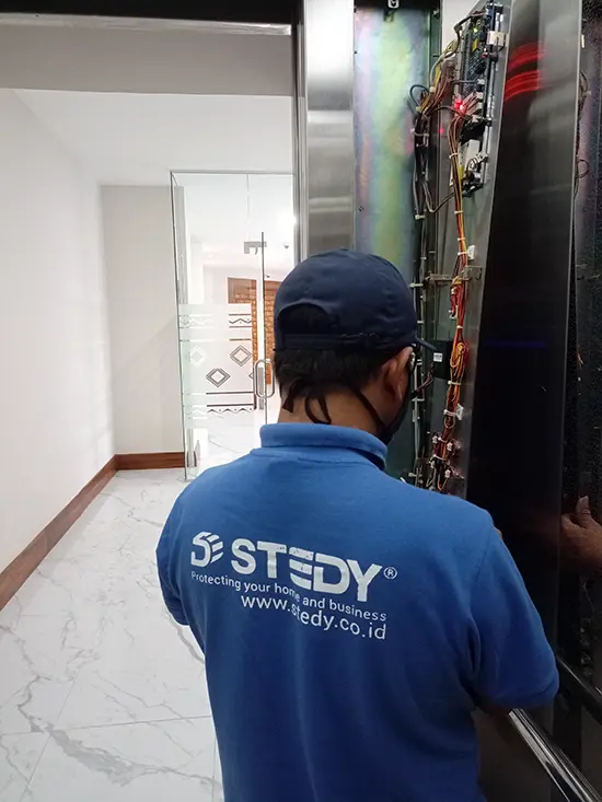 Galeri untuk proyek Studi Kasus: Implementasi Kontrol Akses Lift di Kantor Gubernur Sumut - Gambar 3